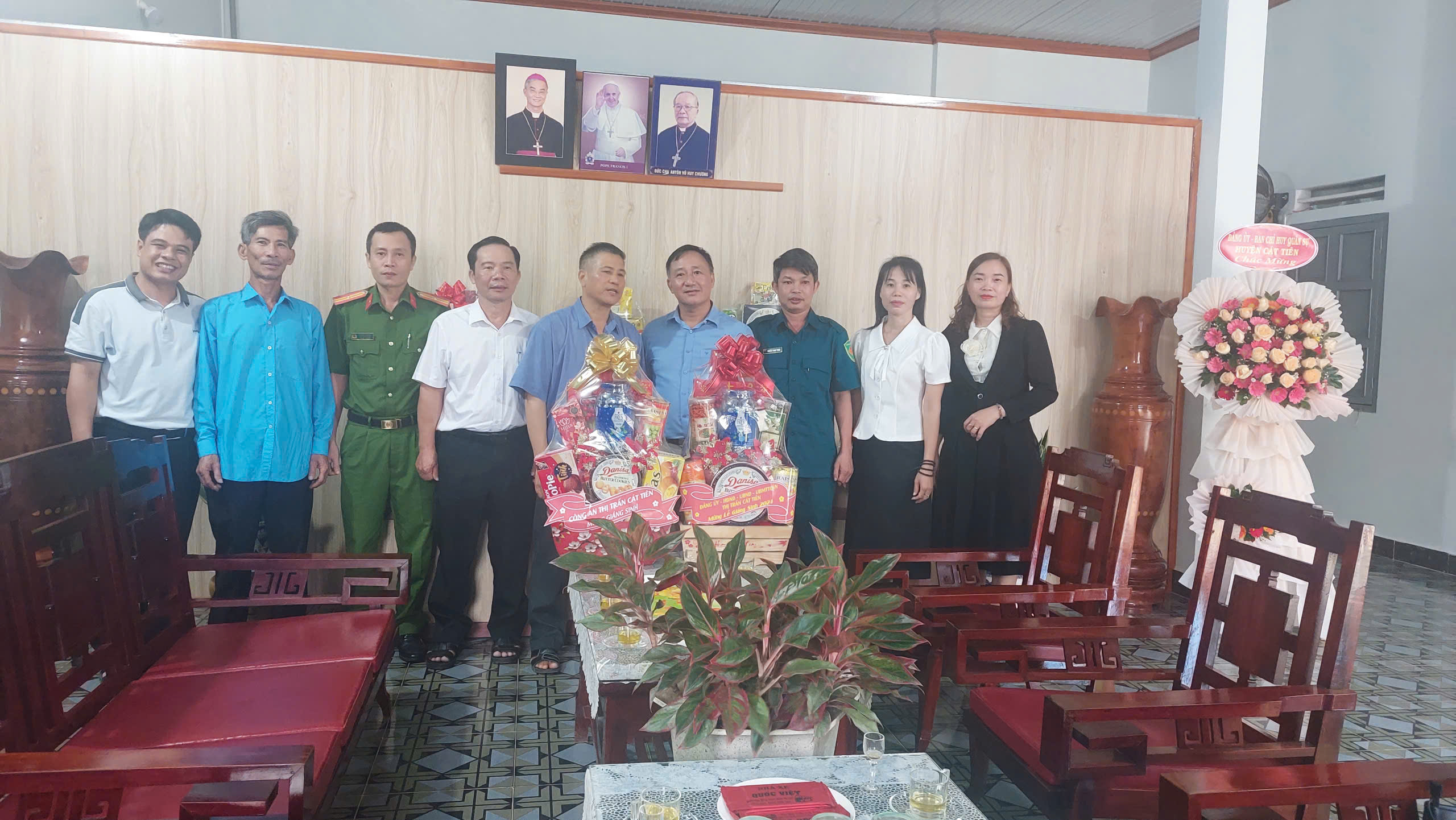 THĂM VÀ CHÚC MỪNG GIÁO XỨ CÁT TIÊN NHÂN DỊP LỄ GIÁNG SINH NĂM 2024