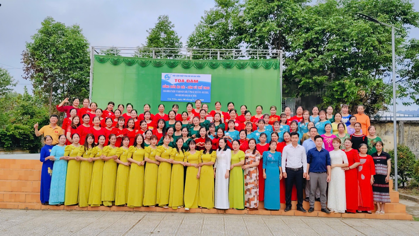 ĐỒNG DIỄN ÁO DÀI – DÂN VŨ THỂ THAO CHÀO MỪNG NGÀY QUỐC TẾ PHỤ NỮ