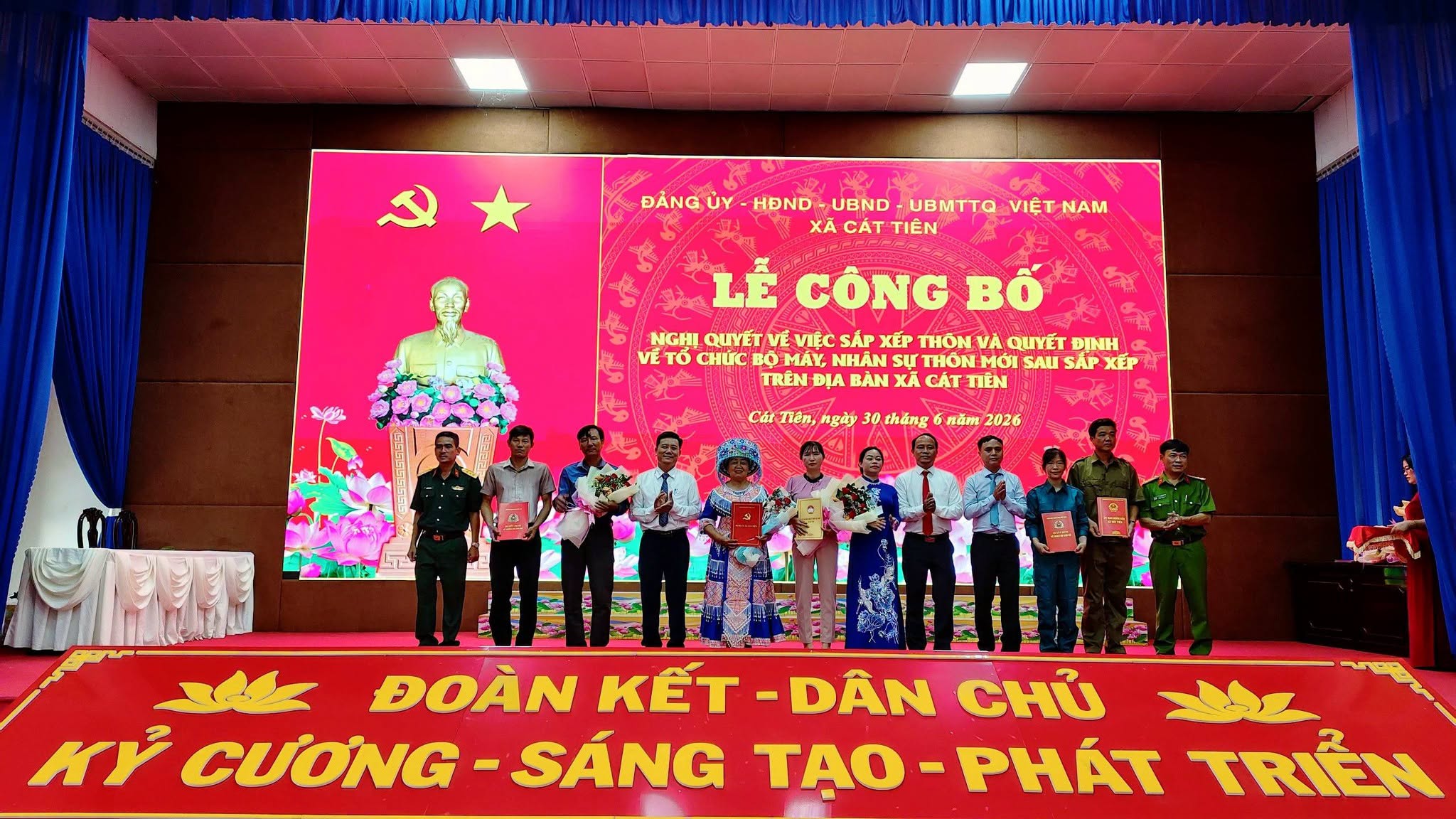 UBND xã Cát Tiên tổ chức Lễ công bố Nghị quyết về việc sắp xếp thôn sau sáp nhập