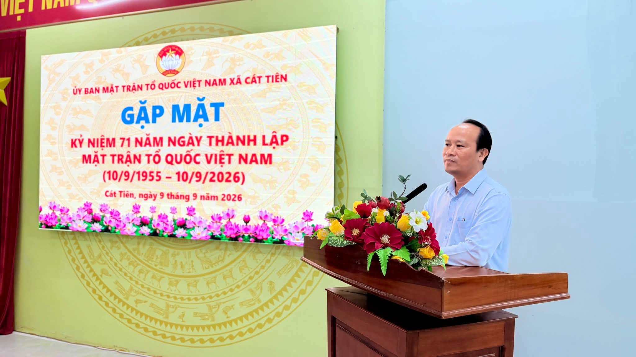 LÃNH ĐẠO XÃ CÁT TIÊN GẶP GỠ, TẶNG HOA CHÚC MỪNG ỦY BAN MTTQ VIỆT NAM XÃ NHÂN KỶ NIỆM 71 NĂM NGÀY THÀNH LẬP MTTQ VIỆT NAM 