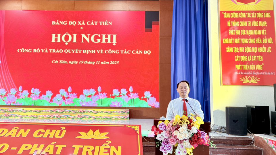Cát Tiên công bố và trao quyết định về công tác cán bộ