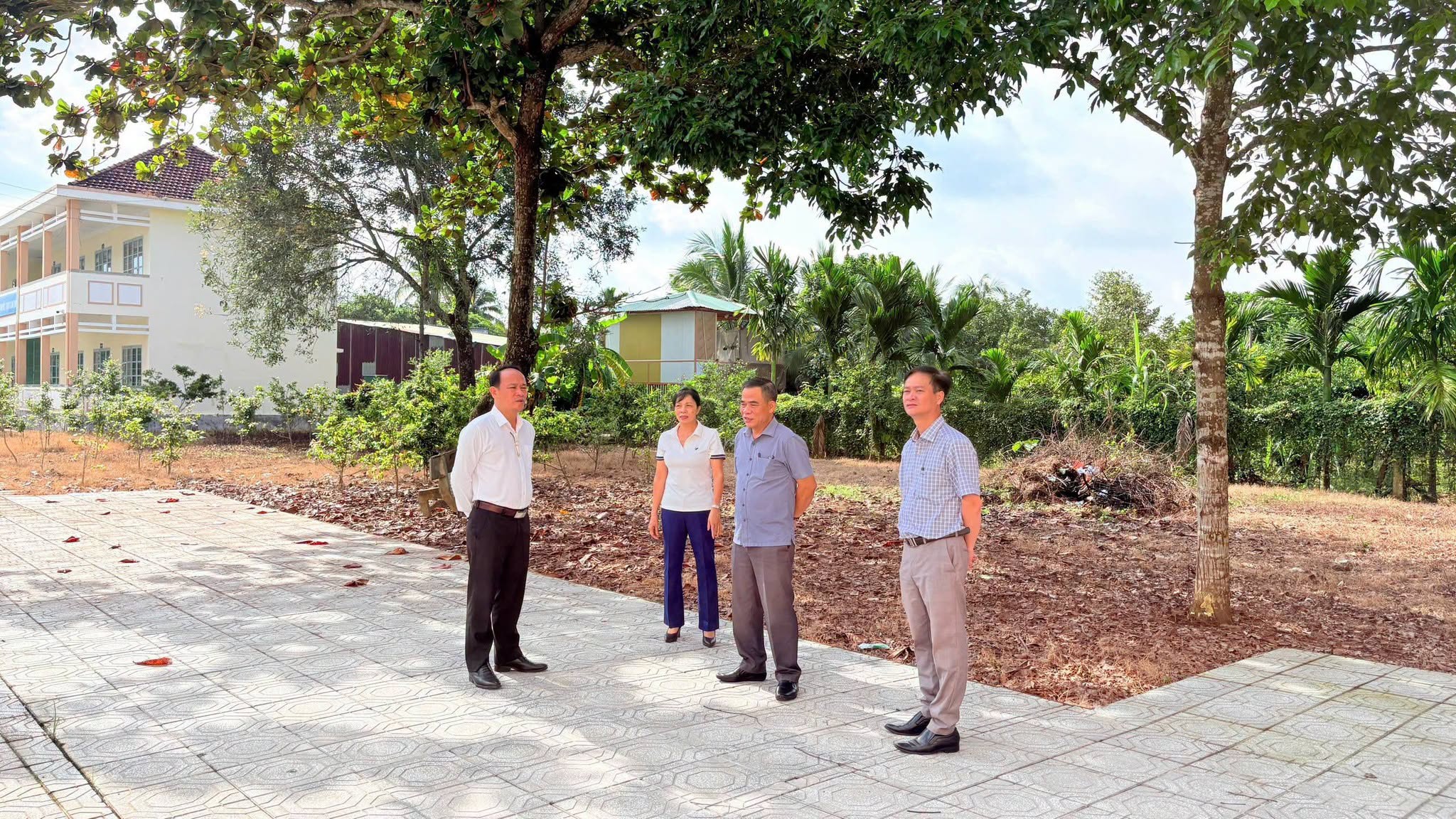 LÃNH ĐẠO XÃ CÁT TIÊN KIỂM TRA CÔNG TÁC CHUẨN BỊ NĂM HỌC MỚI 2026 - 2027