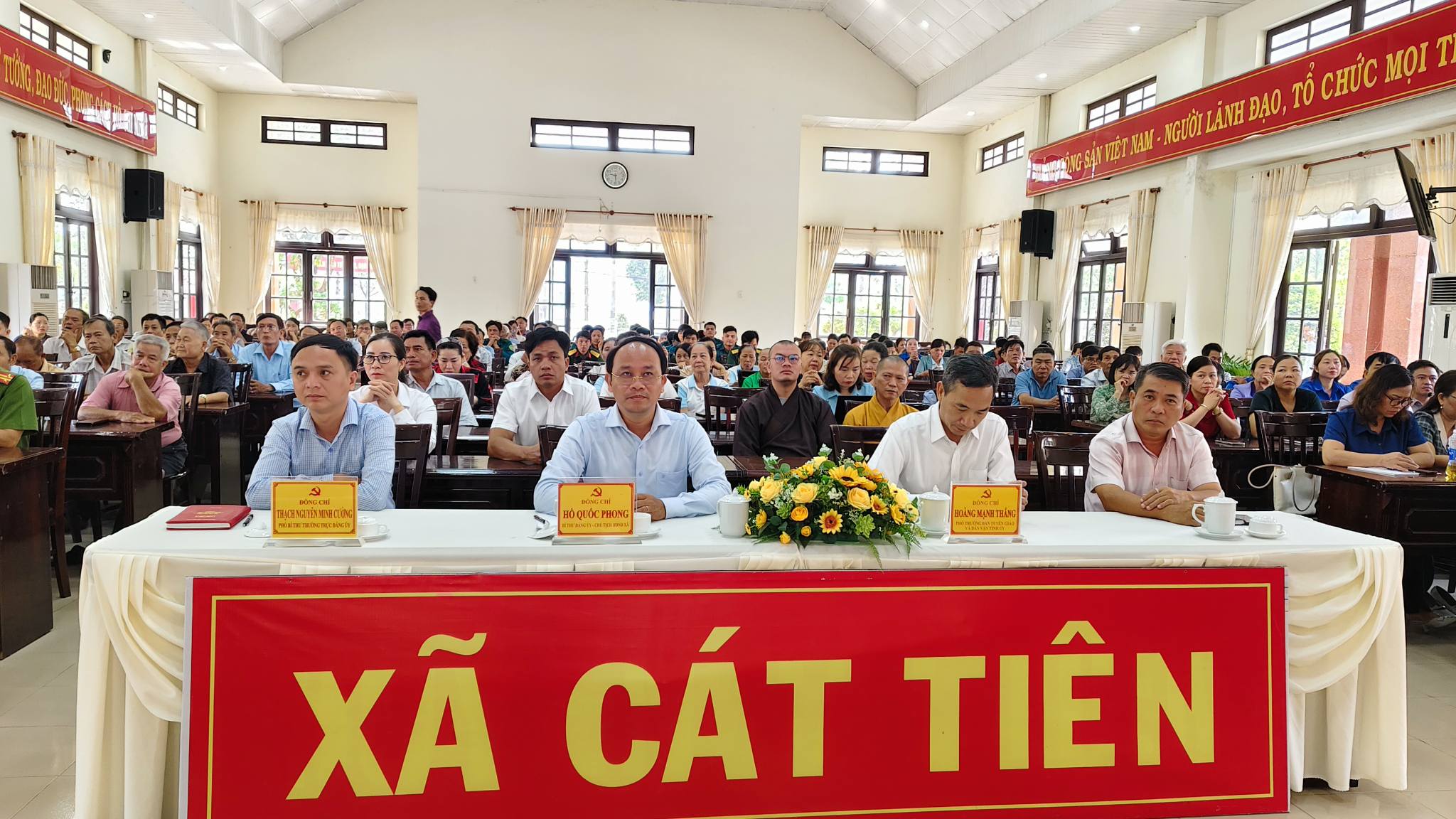 TUYÊN TRUYỀN THÔNG TIN VỀ TÌNH HÌNH BIỂN, ĐẢO VIỆT NAM TẠI XÃ CÁT TIÊN