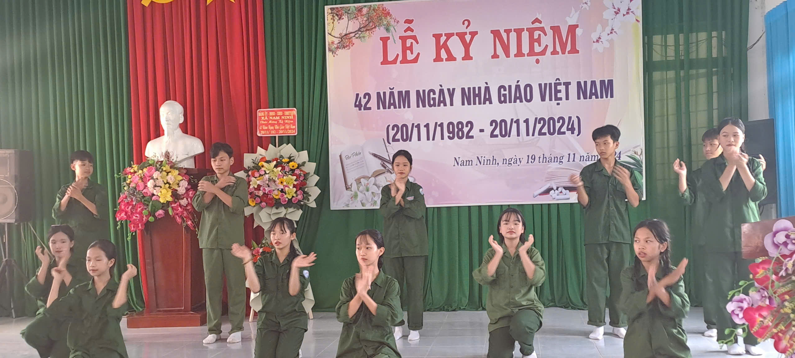 UBND XÃ NAM NINH TỔ CHỨC KỶ NIỆM 42 NĂM NGÀY NHÀ GIÁO VIỆT NAM 20/11/2024