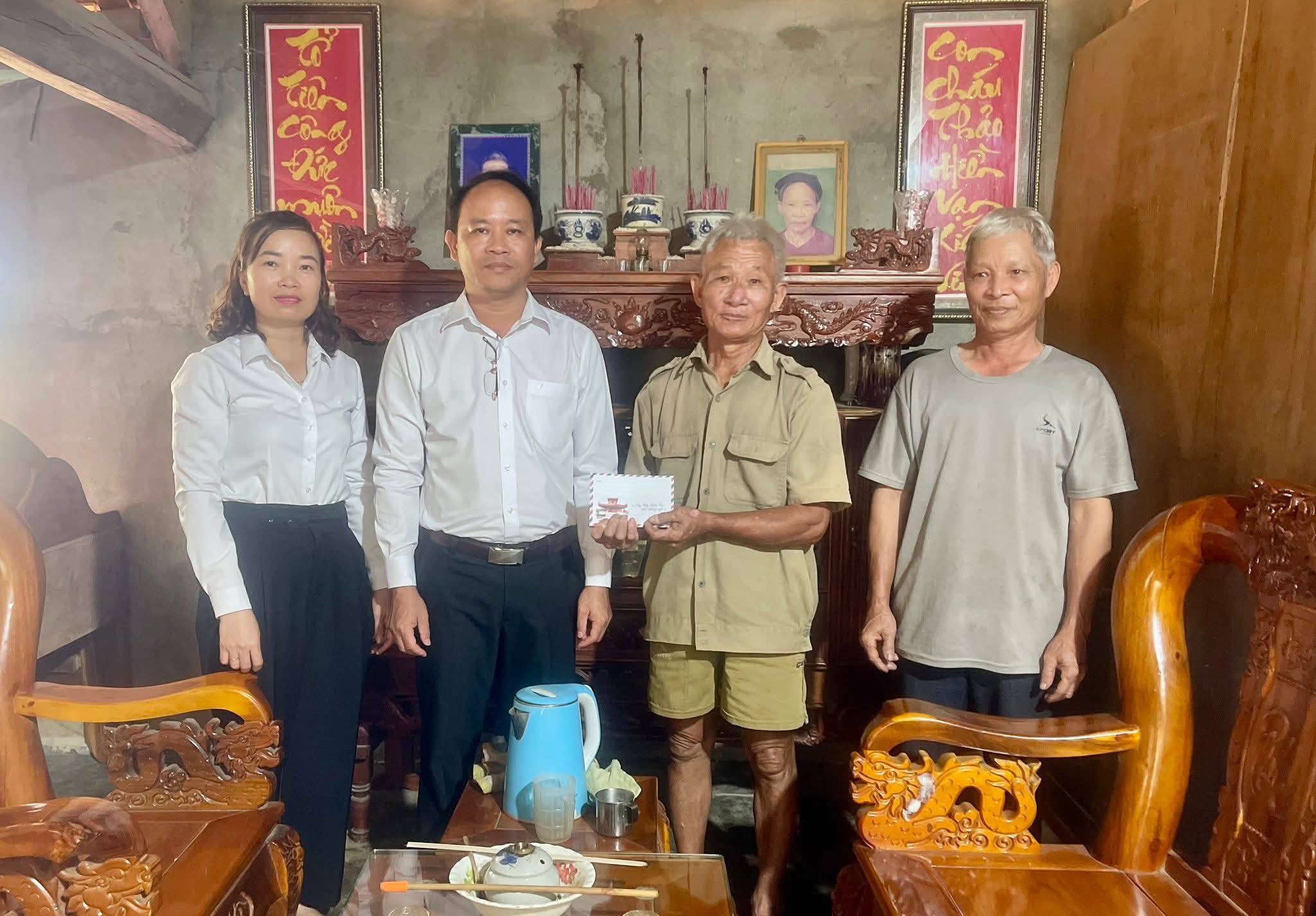  XÃ CÁT TIÊN THĂM, TẶNG QUÀ NGƯỜI KHUYẾT TẬT NHÂN NGÀY NGƯỜI KHUYẾT TẬT VIỆT NAM 18/4