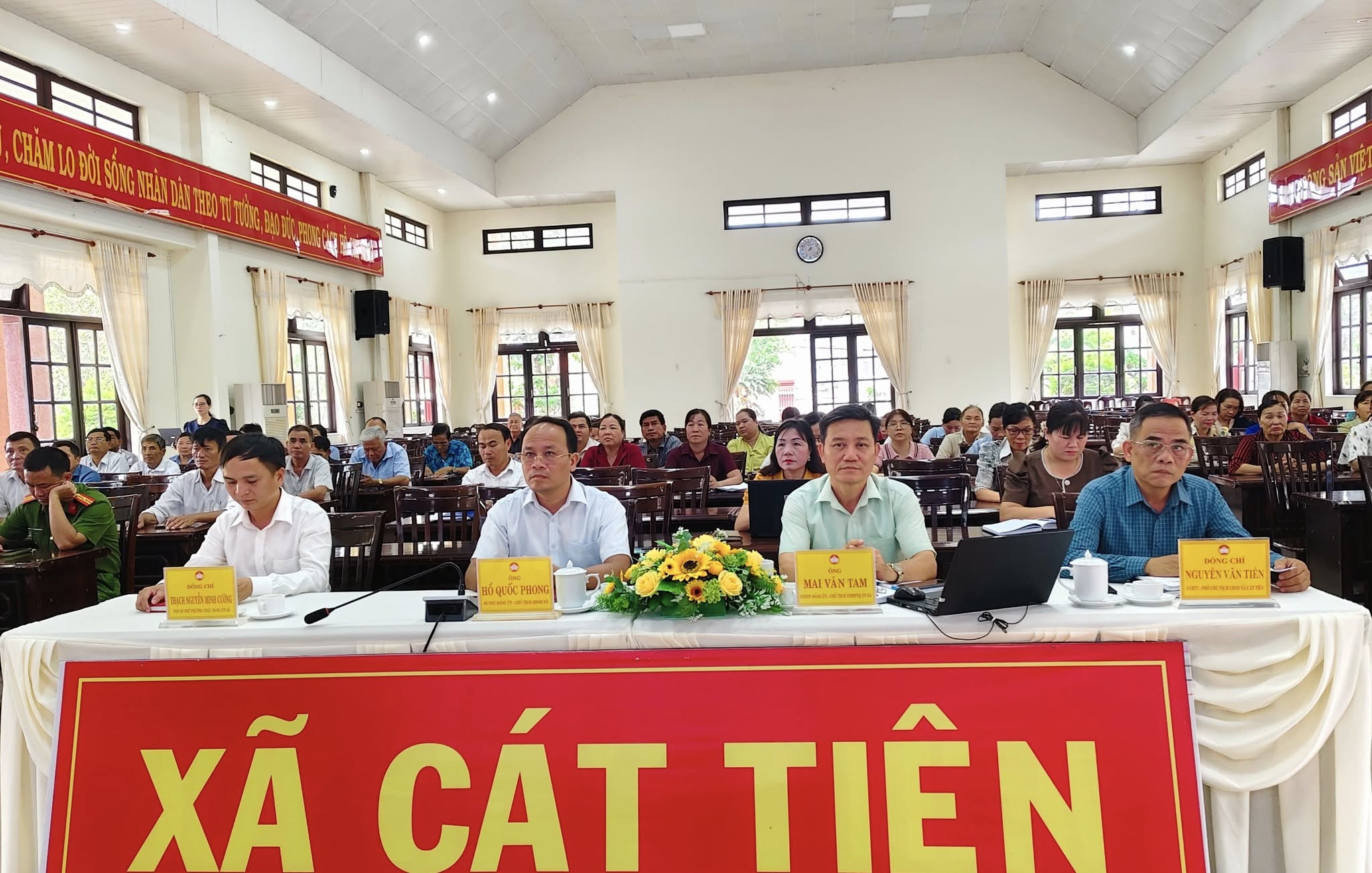 Xã Cát Tiên tham dự hội nghị tiếp xúc cử tri với đại biểu Quốc hội sau Kỳ họp thứ Nhất, Quốc hội khóa XVI