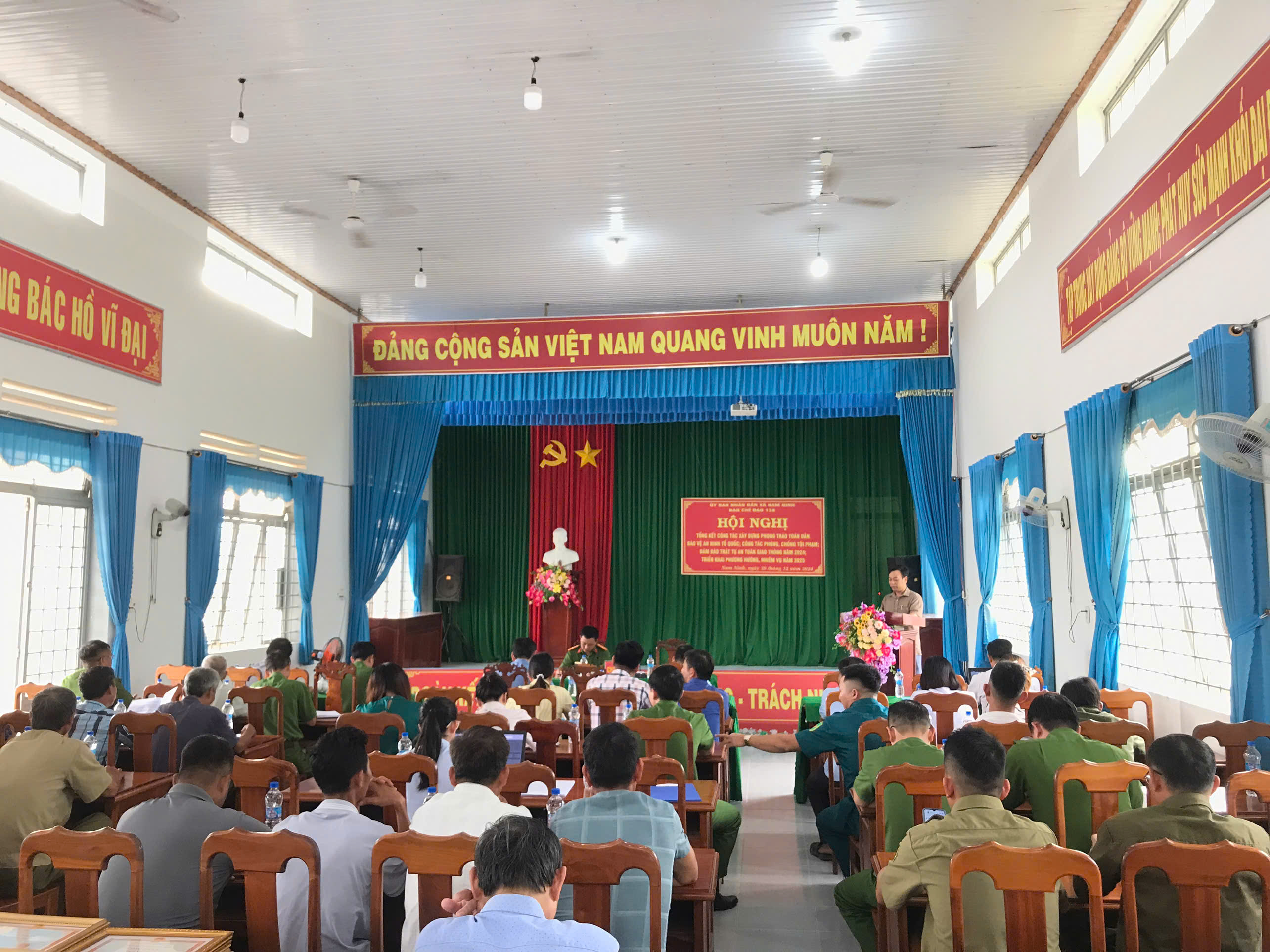 UBND XÃ TỔ CHỨC HỘI NGHỊ TỔNG KẾT PHONG TRÀO TOÀN DÂN BVANTQ, CÔNG TÁC PHÒNG CHỐNG TỘI PHẠM NĂM 2024