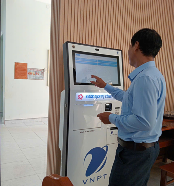 CÔNG NGHỆ HIỆN ĐẠI - ĐỘNG LỰC CỐT LÕI XÂY DỰNG NỀN HÀNH CHÍNH PHỤC VỤ TẠI XÃ CÁT TIÊN 2