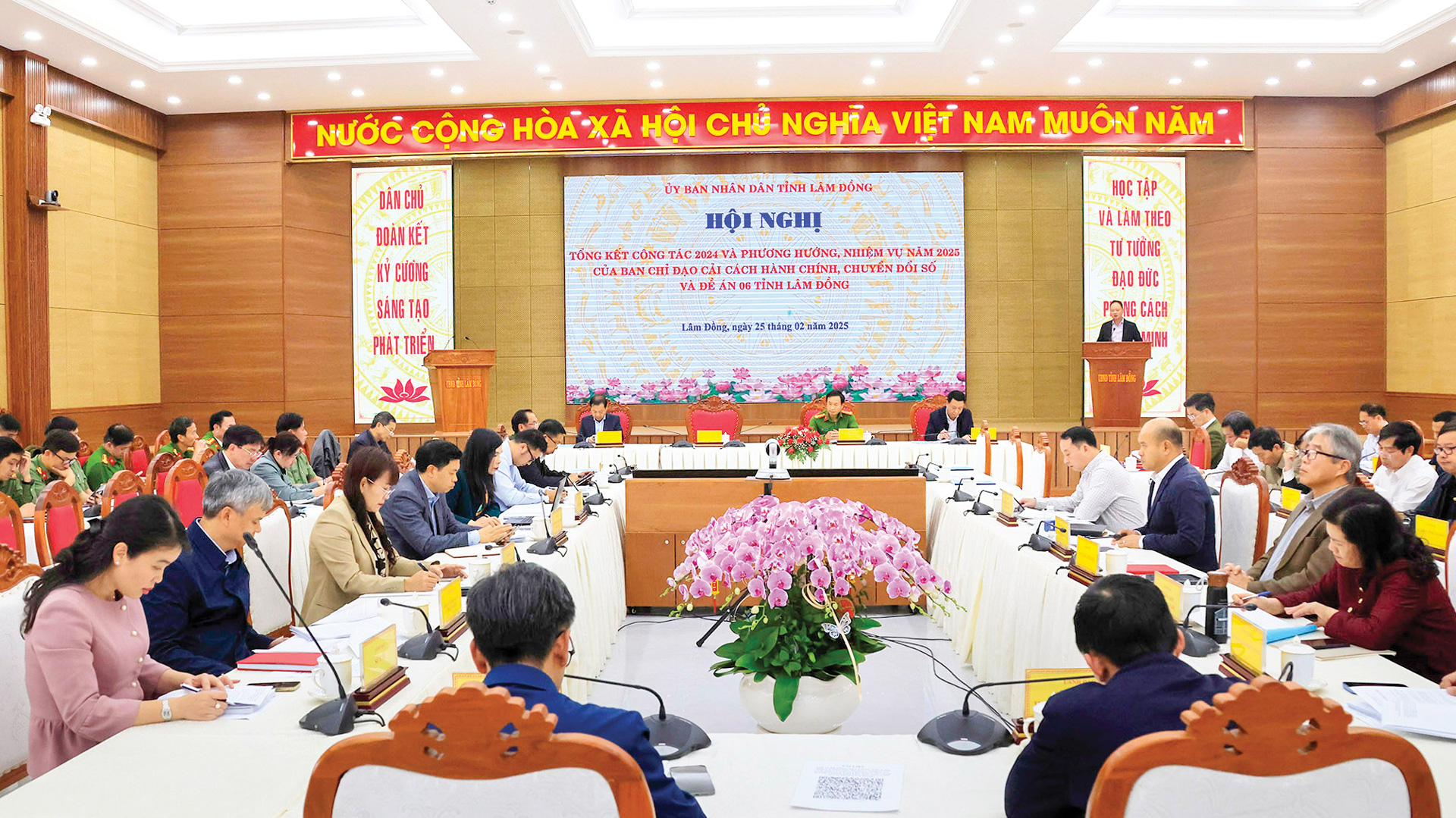 Đẩy mạnh thực hiện thủ tục hành chính trên môi trường điện tử