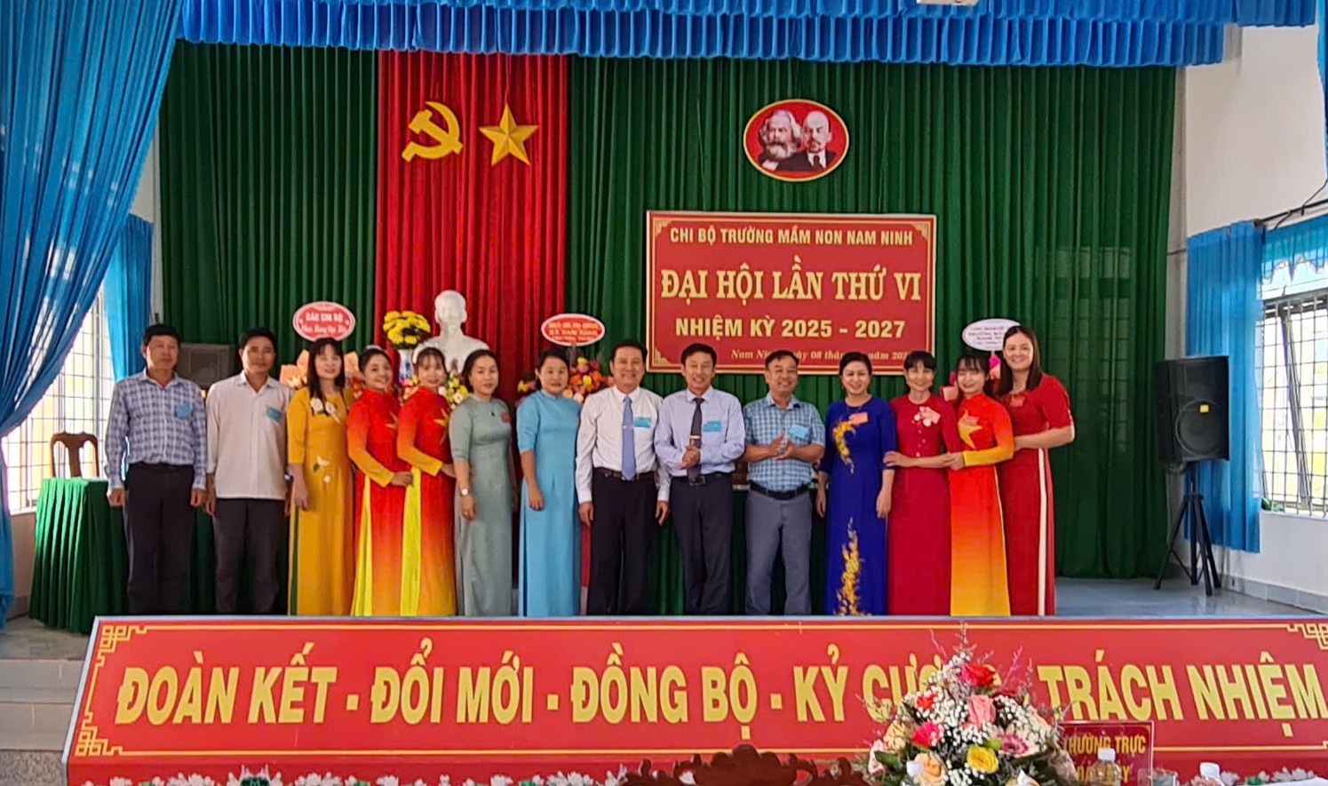 CHI BỘ TRƯỜNG MẦM NON NAM NINH TỔ CHỨC ĐẠI HỘI ĐIỂM CHI BỘ NHIỆM KỲ 2025-2027