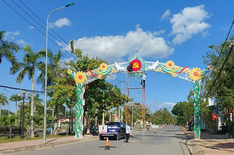 Đạ Tẻh: Ra quân chỉnh trang đô thị và vệ sinh môi trường