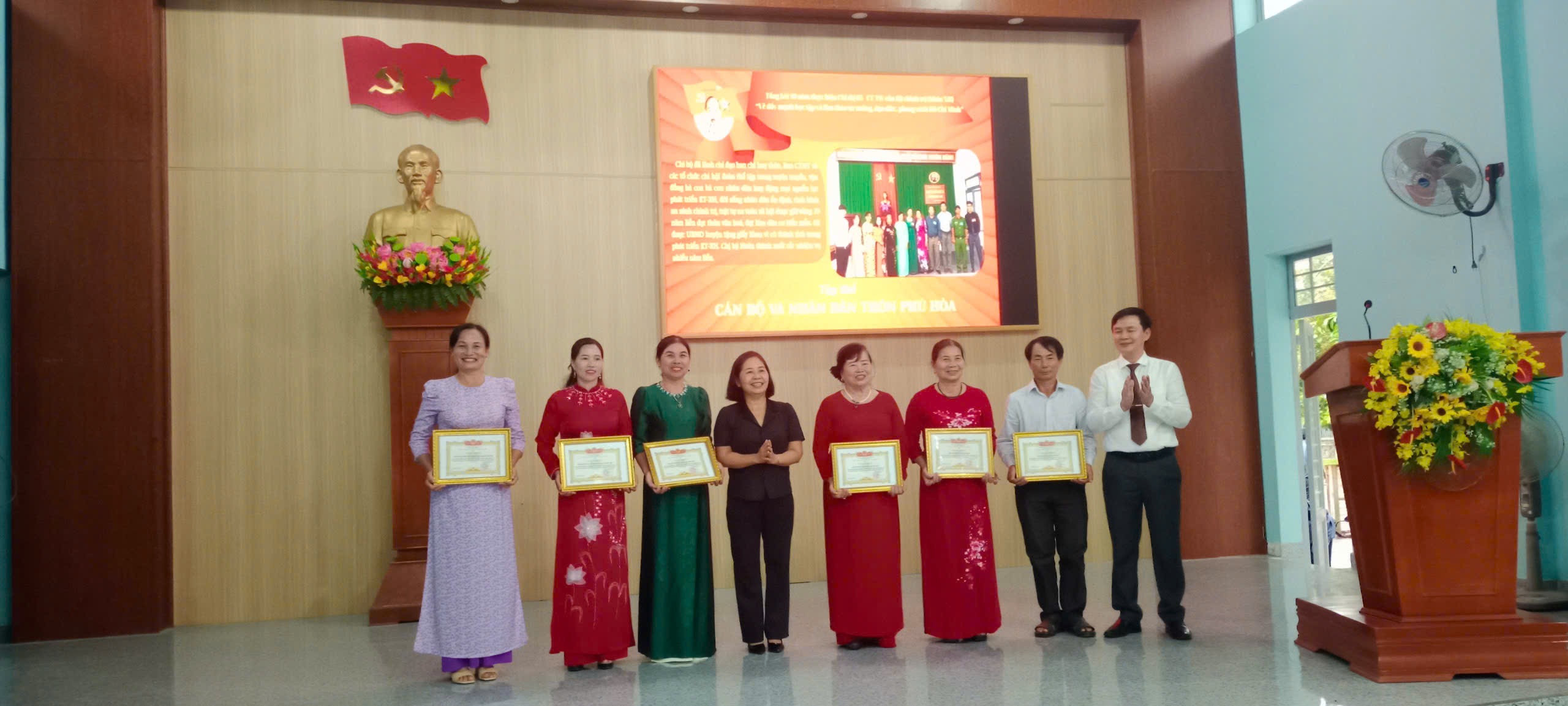 ĐẢNG UỶ XÃ MỸ ĐỨC TỔ CHỨC HỘI NGHỊ TỔNG KẾT 10 NĂM THỰC HIỆN CHỈ THỊ SỐ 05 - CT- TW CỦA BỘ CHÍNH TRỊ VÀ KỶ NIỆM 135 NĂM NGÀY SINH CHỦ TỊCH HỒ CHÍ MINH (19/5/1890 - 19/5/2025)