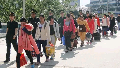 PHÒNG CHỐNG XUẤT CẢNH, NHẬP CẢNH TRÁI PHÉP VÀ BUÔN BÁN PHỤ NỮ SANG TRUNG QUỐC