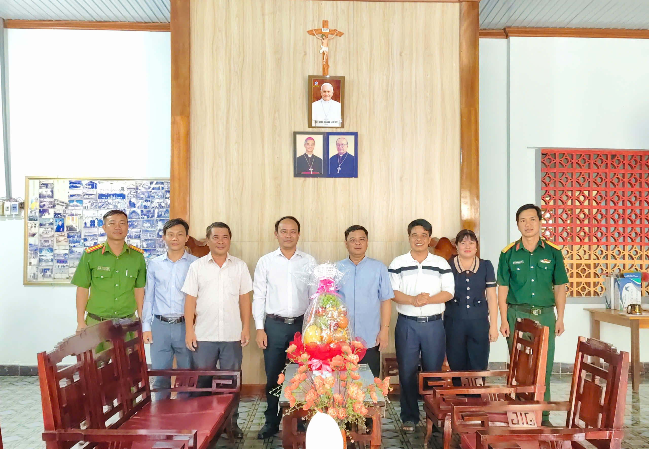 LÃNH ĐẠO XÃ CÁT TIÊN THĂM, CHÚC MỪNG GIÁO XỨ CÁT TIÊN NHÂN DỊP LỄ PHỤC SINH NĂM 2026