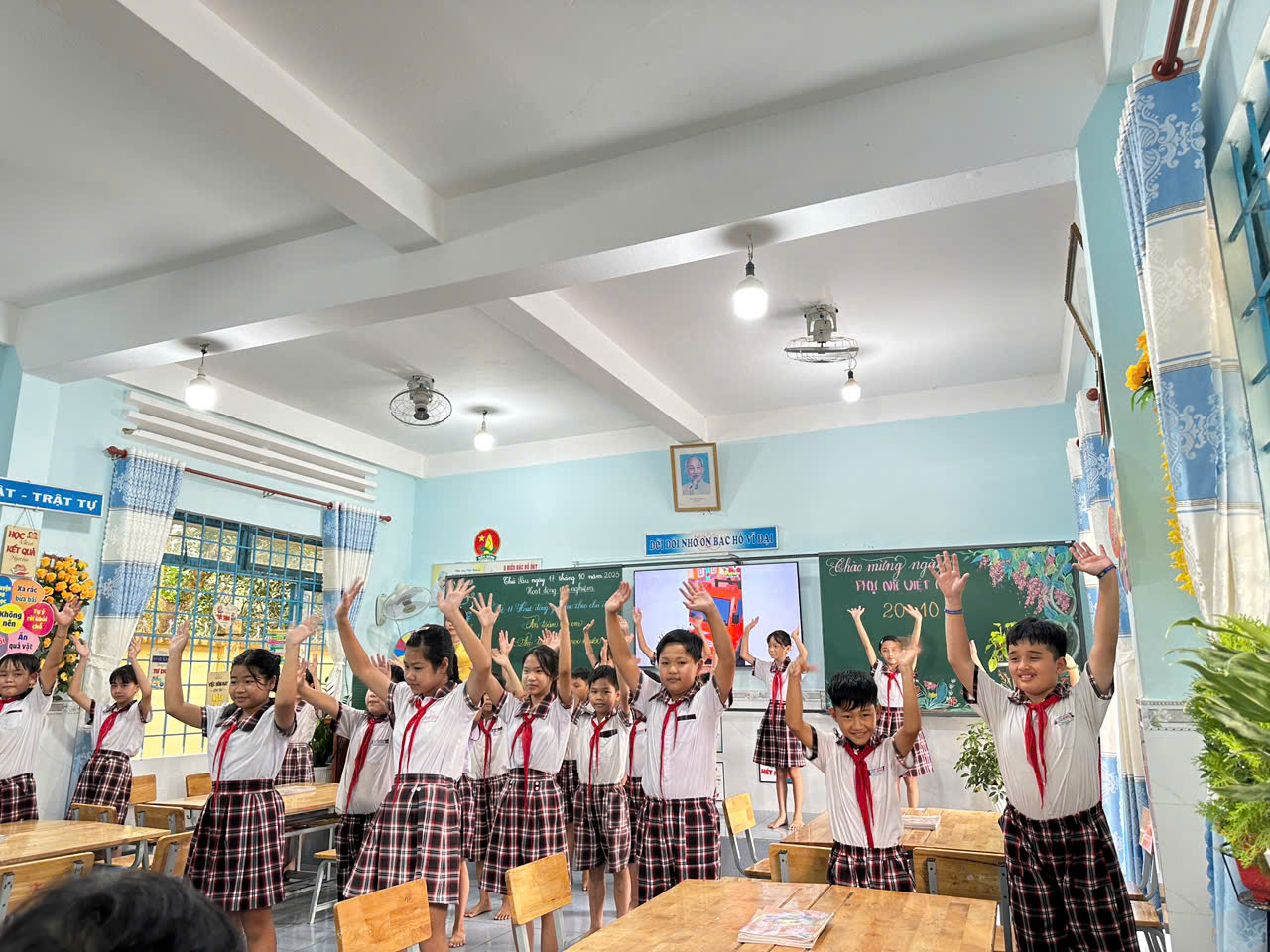 SINH HOẠT CHUYÊN MÔN THEO HƯỚNG NGHIÊN CỨU BÀI HỌC