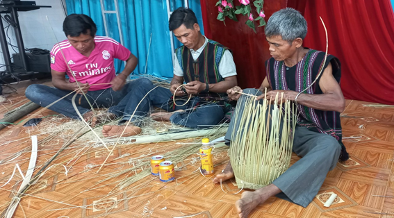 TRANH TÀI SÔI NỔI CÁC TRÒ CHƠI DÂN GIAN TRUYỀN THỐNG VÀ BẾ MẠC LỄ HỘI VĂN HÓA CỒNG CHIÊNG HƯỞNG ỨNG FESTIVAL HOA ĐÀ LẠT LÀN THỨ IX NĂM 2022