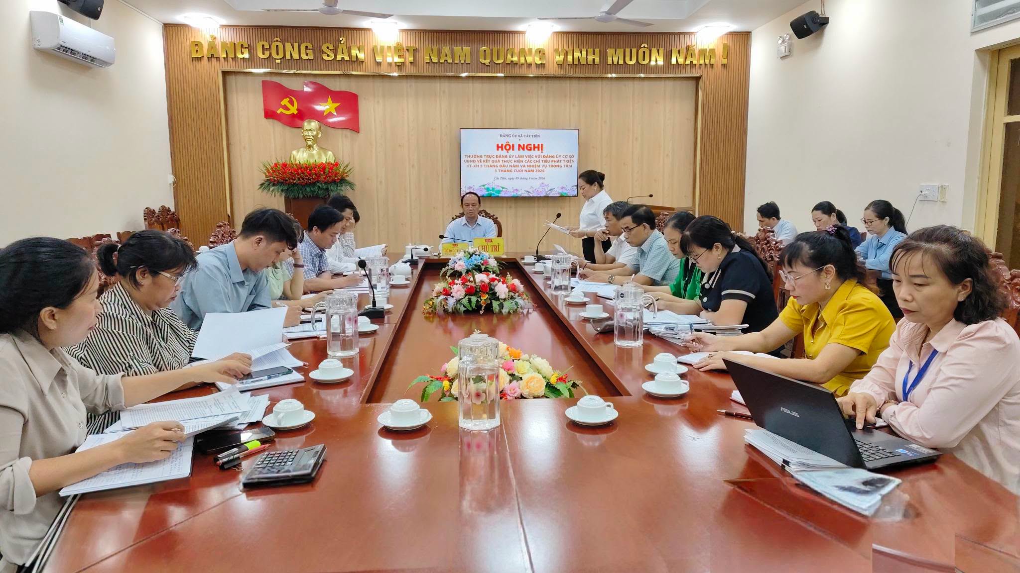 THƯỜNG TRỰC ĐẢNG ỦY XÃ CÁT TIÊN LÀM VIỆC VỚI ĐẢNG ỦY UBND XÃ VỀ KẾT QUẢ THỰC HIỆN NHIỆM VỤ PHÁT TRIỂN KINH TẾ - XÃ HỘI