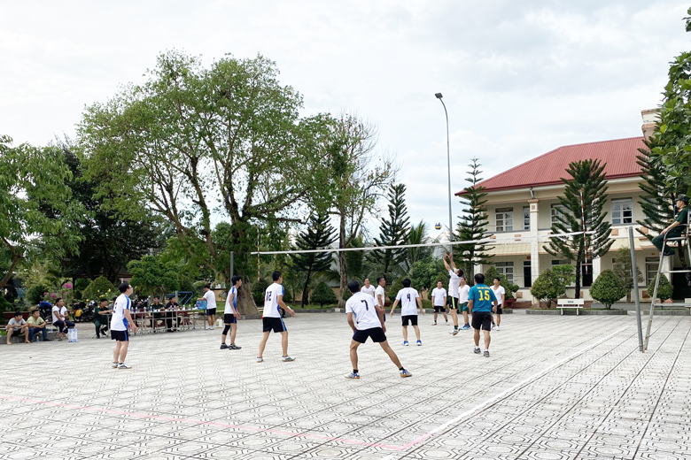 Giải bóng chuyền chào mừng ngày thành lập Quân đội Nhân dân Việt Nam