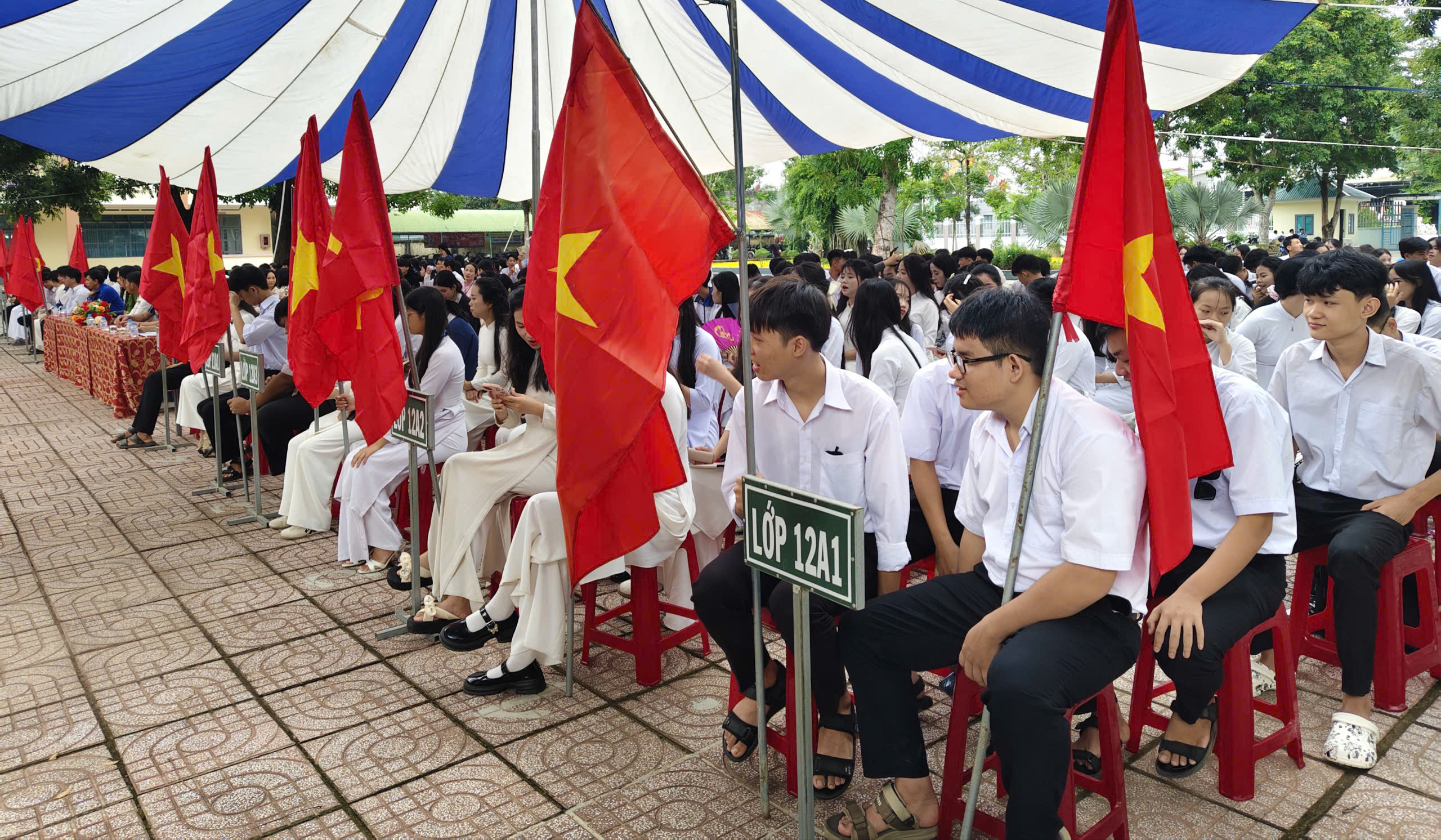 TRƯỜNG THPT QUANG TRUNG TỔ CHỨC LỄ TỔNG KẾT  NĂM HỌC 2025 – 2026