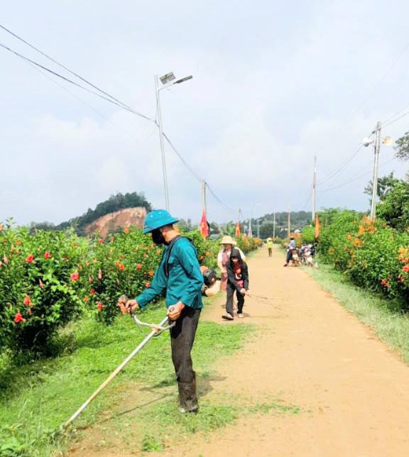 XÃ CÁT TIÊN 2: RA QUÂN VỆ SINH MÔI TRƯỜNG CHÀO MỪNG KỶ NIỆM 80 NĂM NGÀY QUỐC KHÁNH NƯỚC CỘNG HÒA XÃ HỘI CHỦ NGHĨA VIỆT NAM (02/9/1945 - 02/9/2025)
