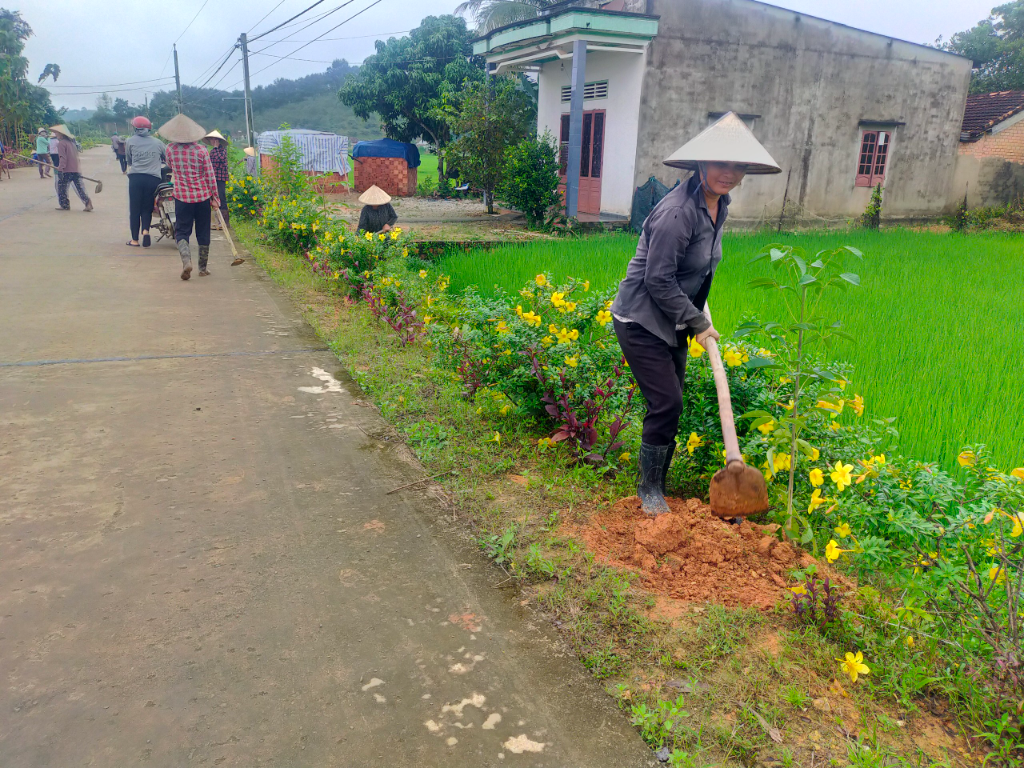 Phụ nữ thị trấn Đạ Tẻh góp phần xây dựng đô thị văn minh, chào mừng Festival hoa Đà Lạt lần thứ IX