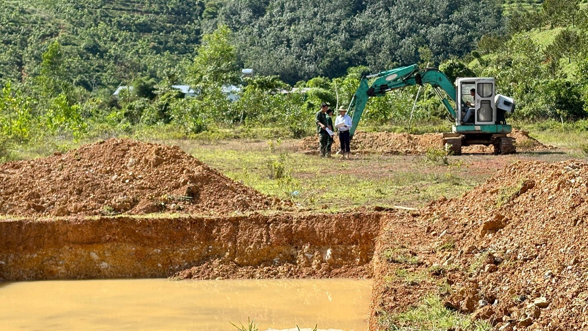 LÃNH ĐẠO XÃ CÁT TIÊN KIỂM TRA CÔNG TÁC CHUẨN BỊ DIỄN TẬP TÁC CHIẾN TRONG KHU VỰC PHÒNG THỦ NĂM 2026