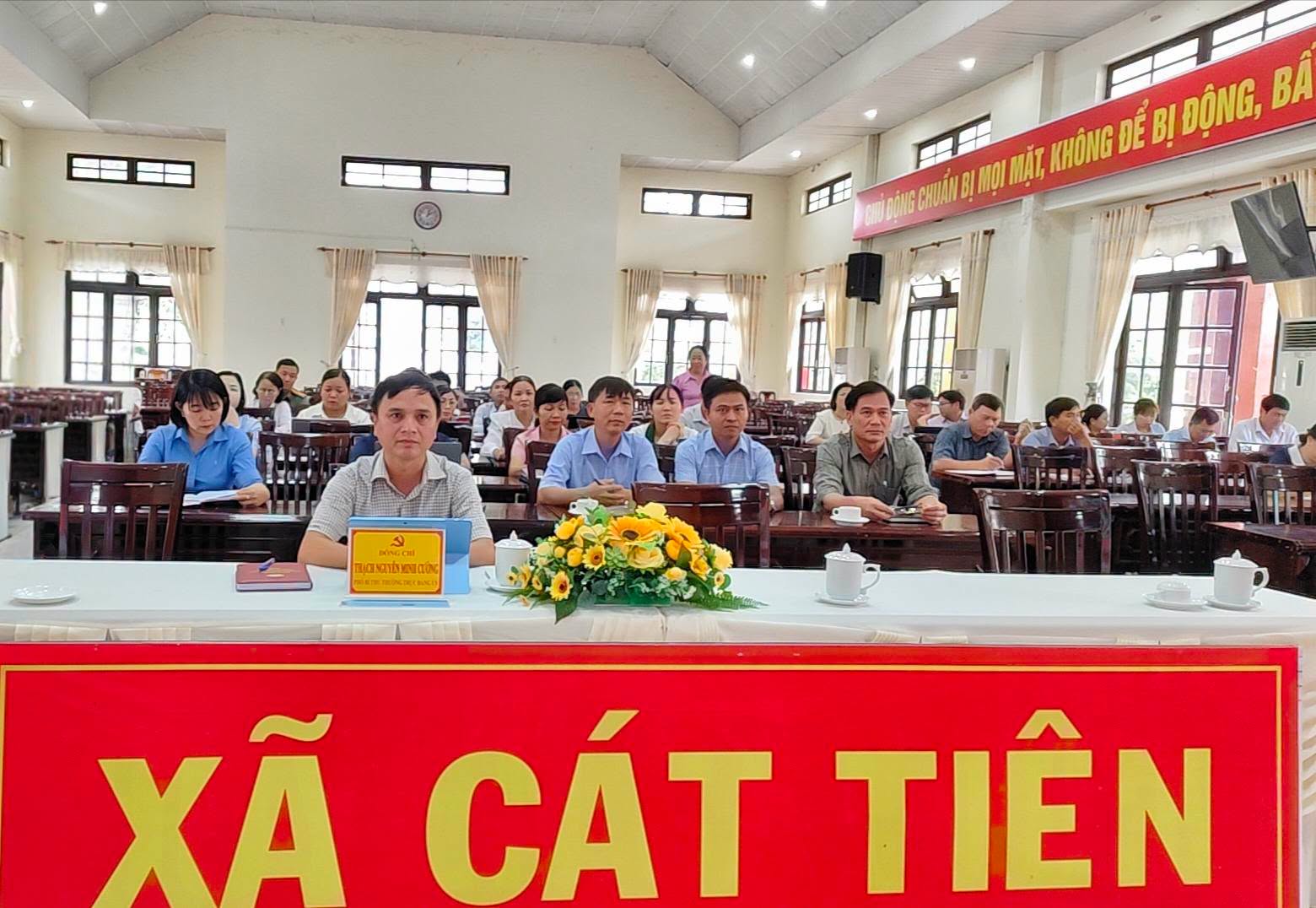 ĐẢNG ỦY XÃ CÁT TIÊN THAM DỰ HỘI NGHỊ TRỰC TUYẾN TẬP HUẤN TRIỂN KHAI 04 THỦ TỤC HÀNH CHÍNH CỦA ĐẢNG TRÊN MÔI TRƯỜNG ĐIỆN TỬ