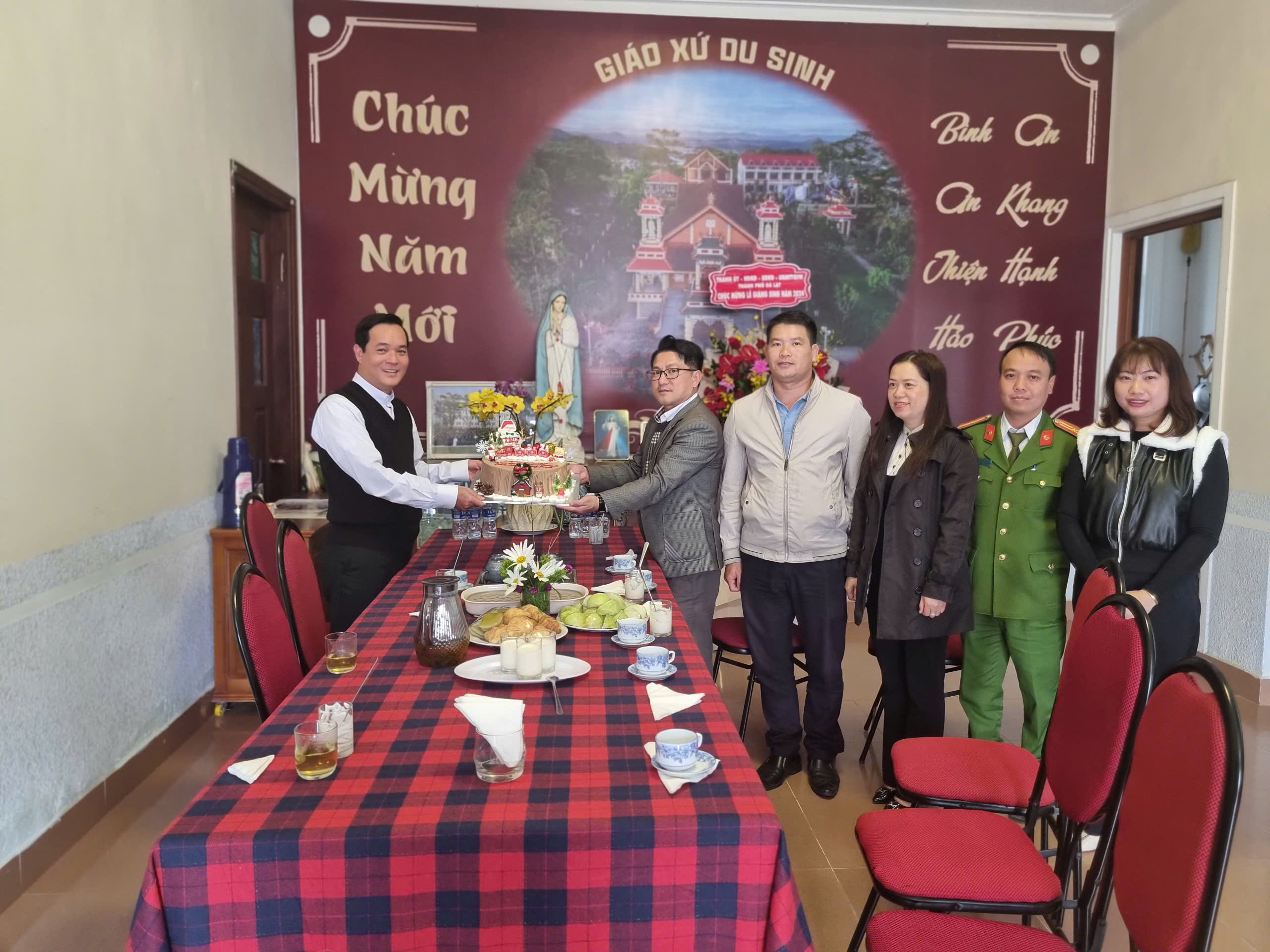 Chúc mừng các cơ sở tôn giáo nhân dịp Giáng sinh năm 2024
