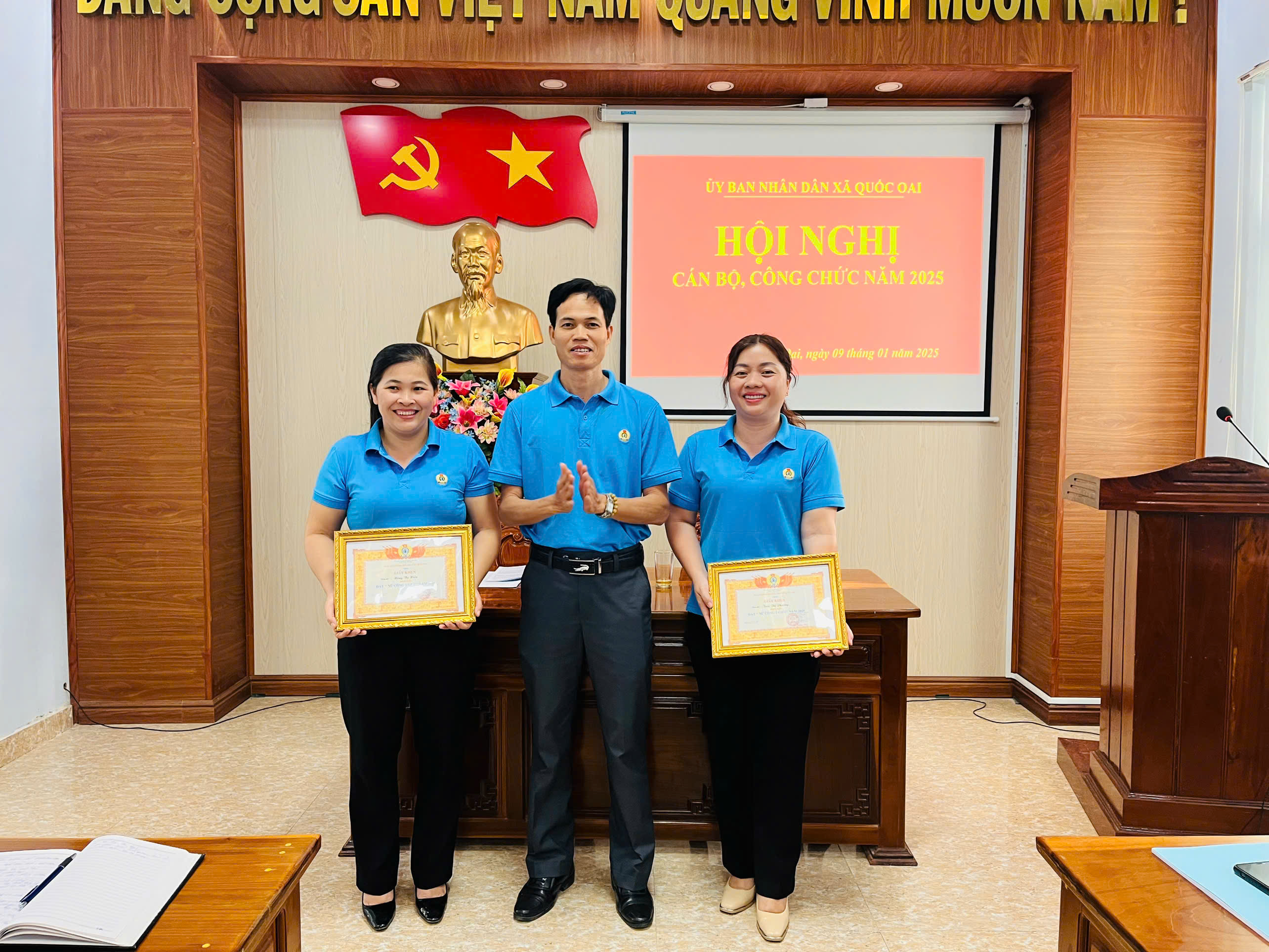 Cơ quan UBND xã Quốc Oai tổ chức hội nghị cán bộ, công chức năm 2025